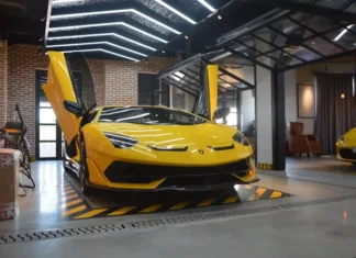 “The Ultimate Supercar: Lamborghini Aventador SVJ up for Grabs at $600,000”