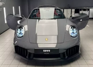 The Ultimate Porsche 911 Carrera 4 GTS Cabriolet: A Super Car Experience in Vietnam