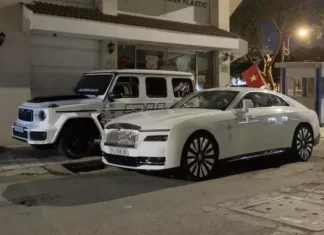 The Dynamic Duo: Minh “Nhá»±a’s” Supercars and Daughter Make an Appearance in a Narrow Alleyway in District 6