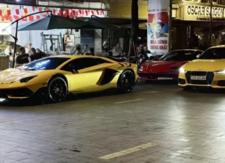 The Ultimate Trio: A Vietnamese Entrepreneur’s 85 Billion VND Supercar Ensemble Graces the Nguyen Hue Walking Street at Dawn