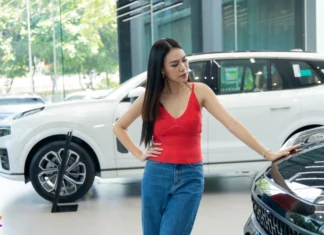 The New Tax Man: Nearly 450 Cars and Bikes in Vietnam Face a Fresh Registration Fee Calculation