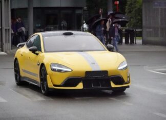 “Ferrari Procures the Xiaomi SU7 Ultra for Electric Vehicle Development”