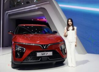 Indonesians in Awe of VinFast VF 7’s Powerful Design