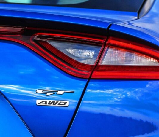 Kia Discontinues Iconic Gas-Powered GT Sports Car Lineup