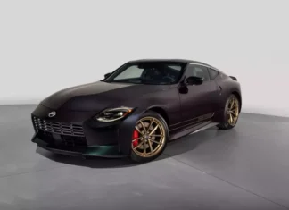 The Nissan Z Gets a Retro Makeover with the $3,500 ‘Heritage’ Package, Featuring Midnight Purple Paint and More.