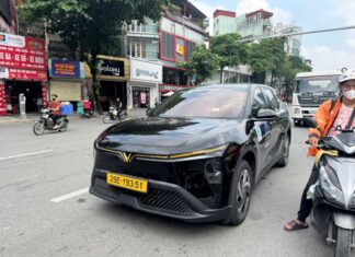 Hanoi Drivers Save Hundreds of Millions Annually by Switching to VinFast Limo Green