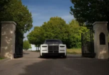 Rolls-Royce Unveils Gold-Plated Phantom Limited to 25 Units: Will Any Arrive in Vietnam?