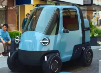 Daihatsu Revives the Midget as a Mini Pickup Truck