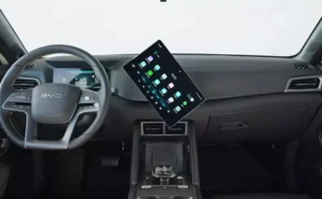 “90-Degree Rotating Screen: A Gimmick Feature Set to Disappear from BYD Vehicles”