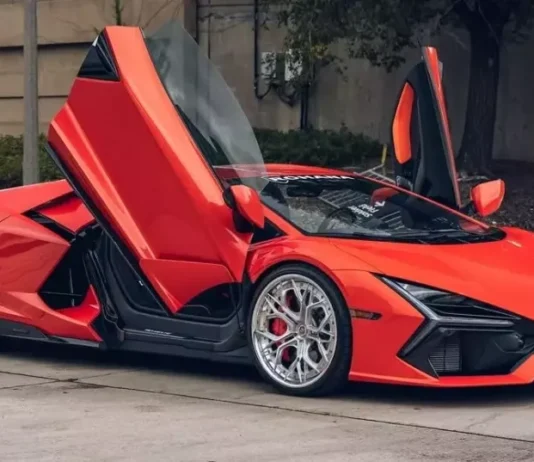 Lamborghini Revuelto: Fiery Red-Orange Exterior Paired with Strikingly Impressive Wheels