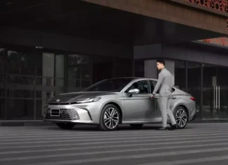 Toyota Camry Offers Massive Discounts in November, Up to 153 Million VND
