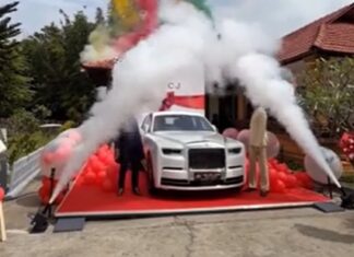 Indian Billionaire Adds Rolls-Royce Phantom VIII to His Collection of 12 Ultra-Luxury Cars