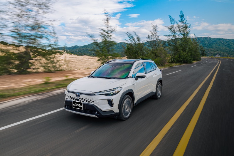 xehay_toyota+trieu+hoi_171125_2