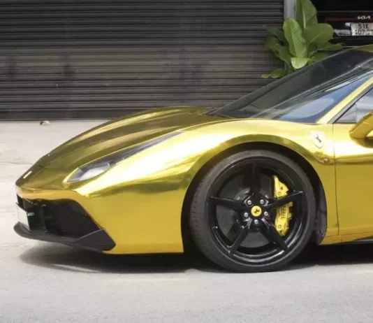 “HCM City Silver Shop Owner Gold-Plates Ferrari 488 GTB Supercar”
