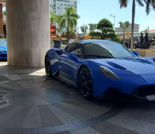 Stunning Same-Color Supercar Duo Turns Heads in Vung Tau