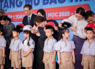 Honda Vietnam Donates Over 12 Million Standard-Compliant Helmets to First-Grade Students