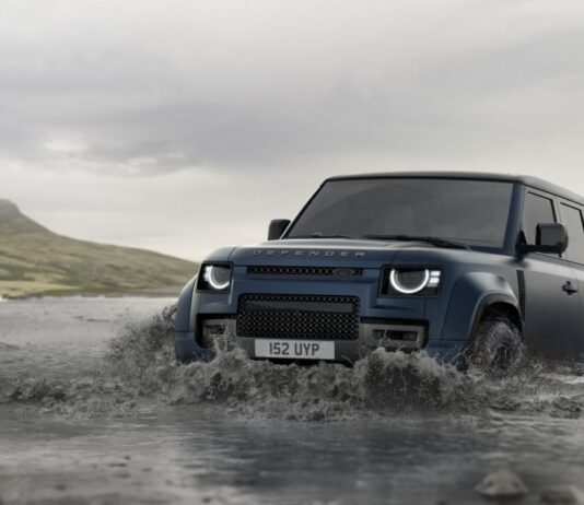 Land Rover Defender OCTA Launches in Vietnam: Redefining High-Performance Off-Road SUVs