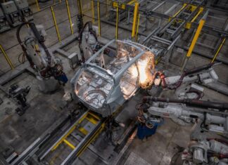 VinFast on Track for Global Expansion, Reports CleanTechnica