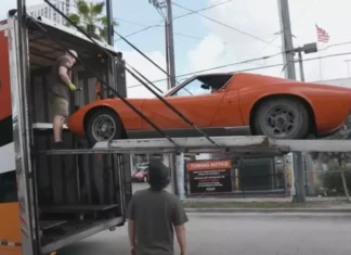 The Fascinating Tale of a Father-Son Car Enthusiast Duo Who Unexpectedly Discovered Their Long-Lost Lamborghini Thanks to This One Detail