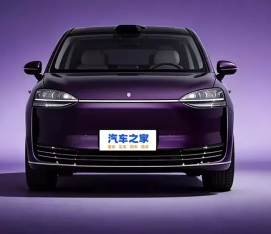 World’s First Car with Helmet-Style Airbag Unveiled by Chinese Automaker