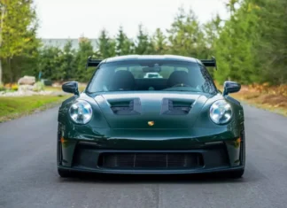 2025 Porsche 911 GT3 RS Sells for Over 200% Premium with Just 29 KM on the Clock