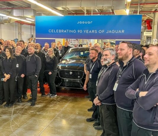 The Final F-Pace SVR Rolls Off the Line, Marking the End of Jaguar’s Gasoline Era
