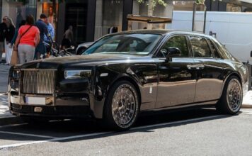Rolls-Royce Phantom Customized with Rolex-Inspired Wheels for Ultimate Luxury