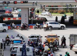 AI Cameras in Hanoi Capture Over 700 Red-Light Violations in 24 Hours