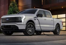 Ford Shifts Focus from EVs, Incurs $19.5 Billion Loss to Pivot Towards Hybrid and EREV Technologies