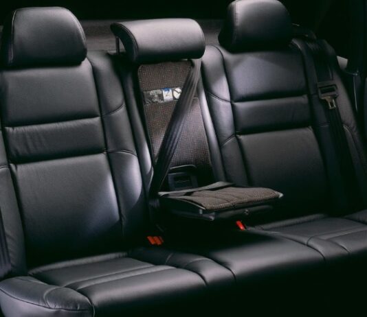 Which Cars in Vietnam Come Pre-Installed with Child Safety Seats?