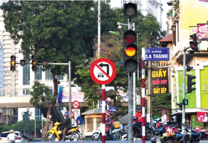 xehay_vuot+den+vang_251225_5