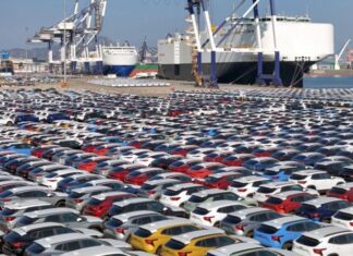 Electric Vehicles Dominate Domestic Market as Chinese Gasoline Cars Flood Overseas