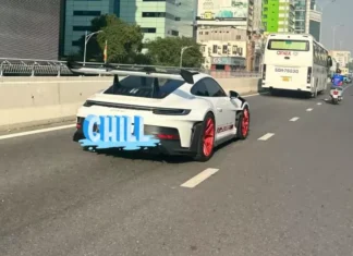 First Porsche 911 GT3 RS 992 Supercar Hits the Streets of Vietnam
