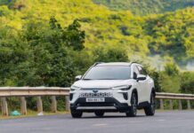 Hybrid Cars Make a Splash in Vietnam by 2025: Toyota Solidifies Its Position with the Ace Corolla Cross HEV
