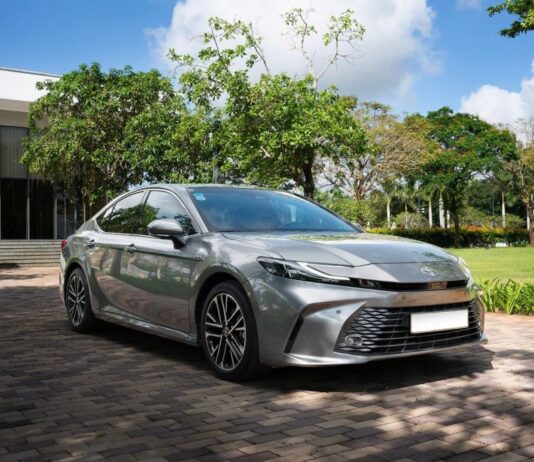 Toyota Slashes Hybrid Car Prices by Up to 200 Million VND in Latest Price Adjustment