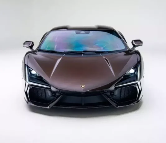 Lamborghini Revuelto’s Stunning $8,700 Paint Job: A $760,000 Purchase with a Twist